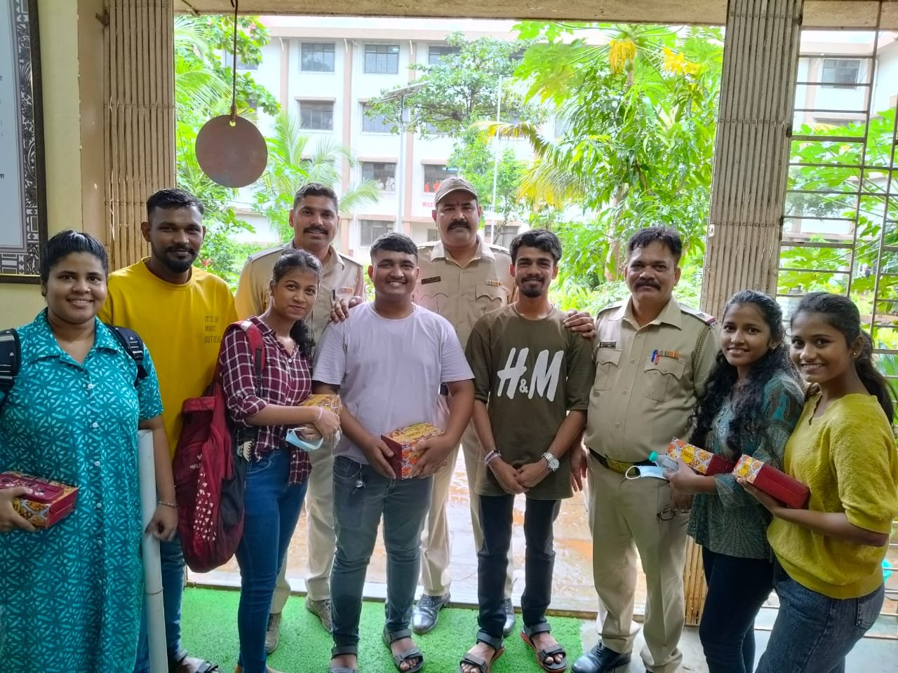 Chembur Karnataka Night College Sharing and Caring